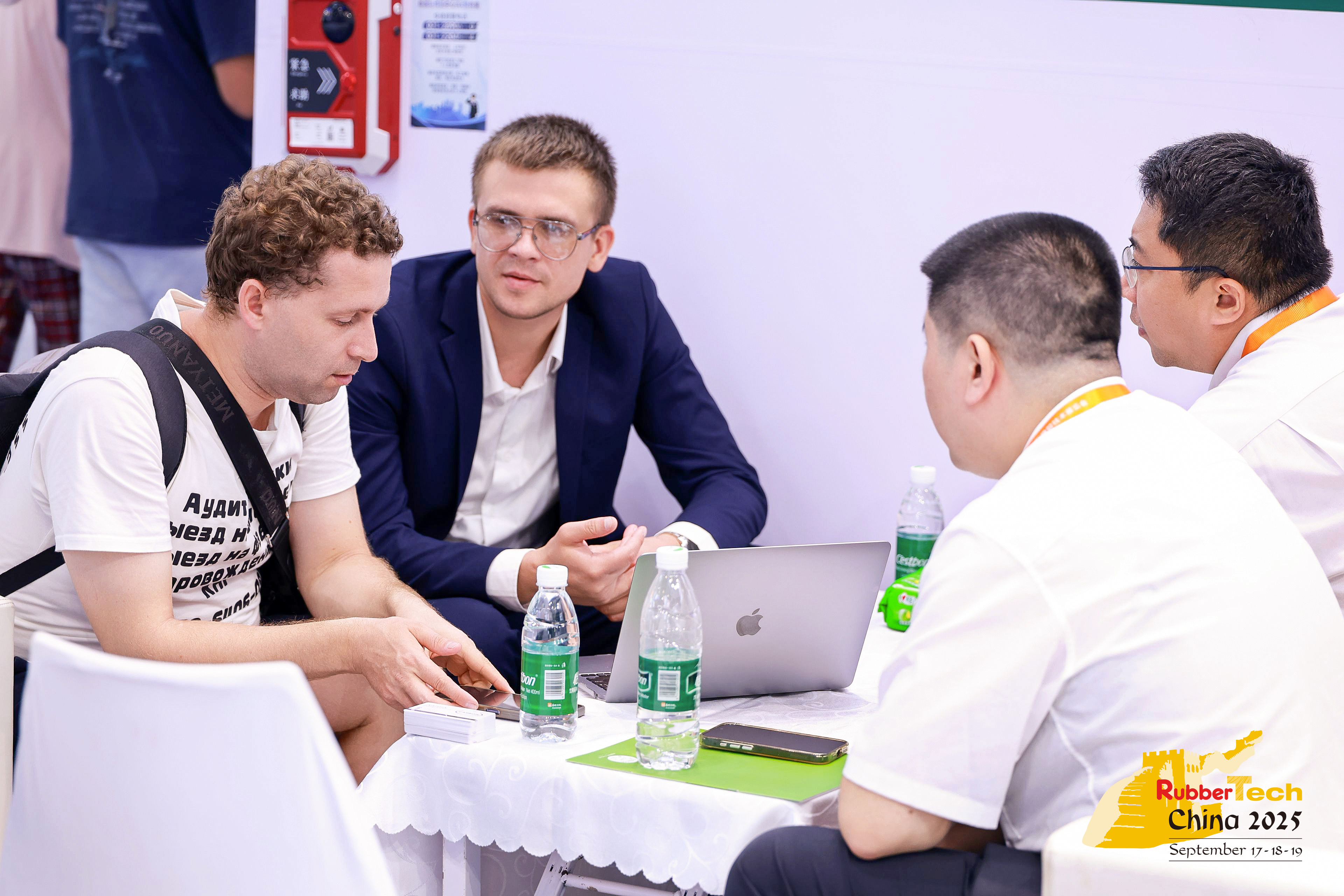 Polykem menghadiri pameran Rubbertech China 2025. Momen yang menyenangkan!